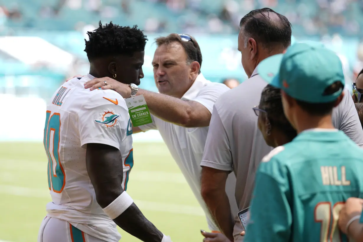 Tyreek Hill is detained by police before Dolphins game. Officer is subsequently placed on leave