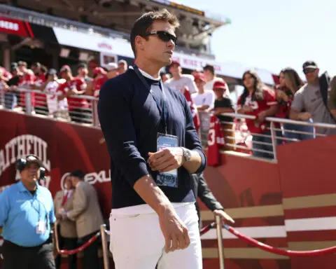 Tom Brady takes awkward first steps in his transition from the football field to the TV booth