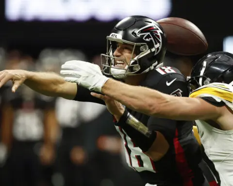 Fields steps in for Wilson, Boswell boots 6 field goals to lead Steelers past Falcons 18-10