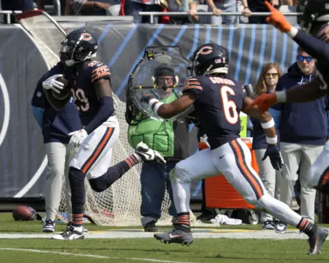 Caleb Williams has a rough debut but gets bailed out by Bears' defense in 24-17 win over Titans