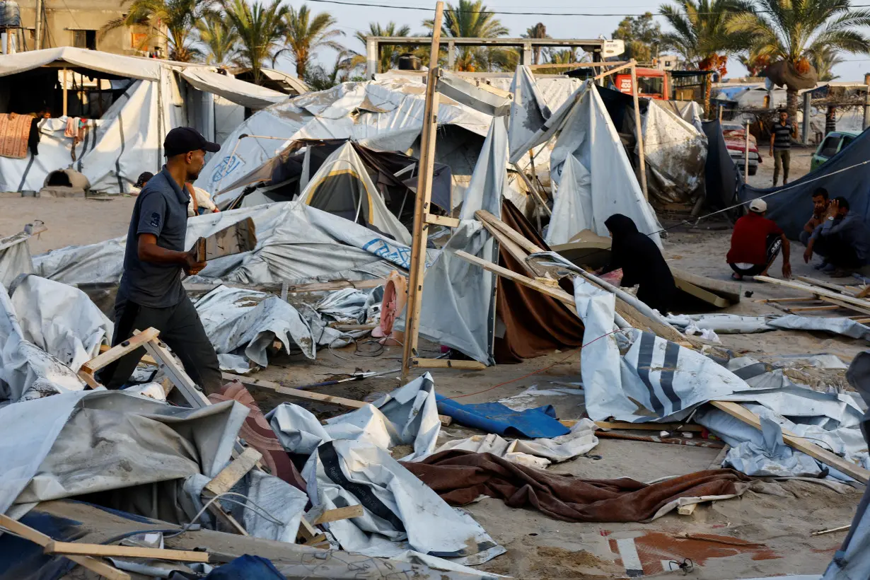 Aftermath of Israeli strikes in Khan Younis