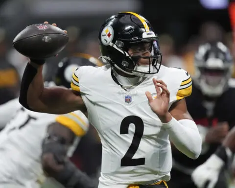 Steelers preparing to start Justin Fields against the Broncos while Russell Wilson deals with injury