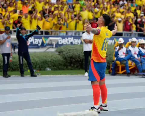 Brazil and Argentina both lose World Cup qualifying matches