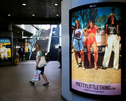 Boohoo's prettylittlething brings back free returns ahead of holidays