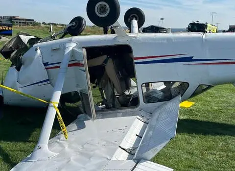 Small plane crashes on Denver metro area golf course, lands upside down