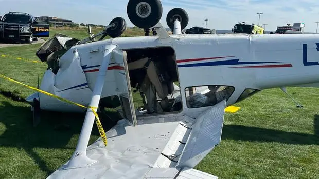 Small plane crashes on Denver metro area golf course, lands upside down