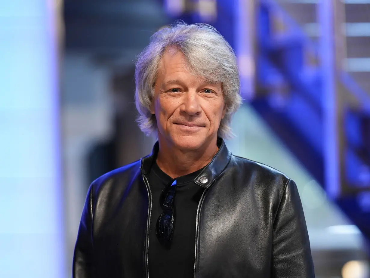 Jon Bon Jovi helped persuade a woman to come off the ledge of a Nashville bridge, police say