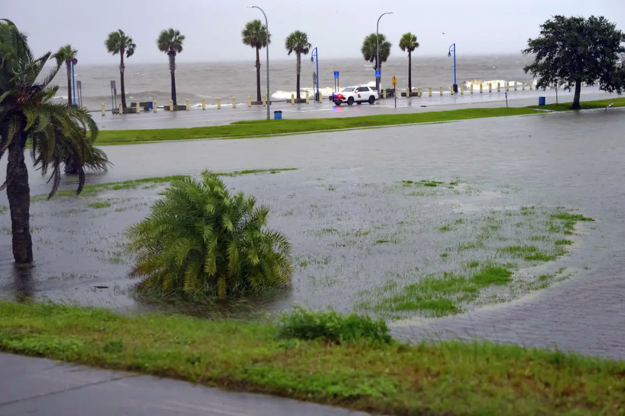 Thousands in the dark as Hurricane Francine strikes Louisiana, raising flood fears