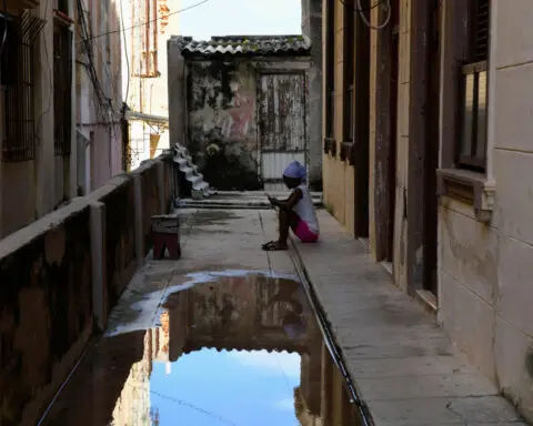 Hundreds of thousands in Cuba without water