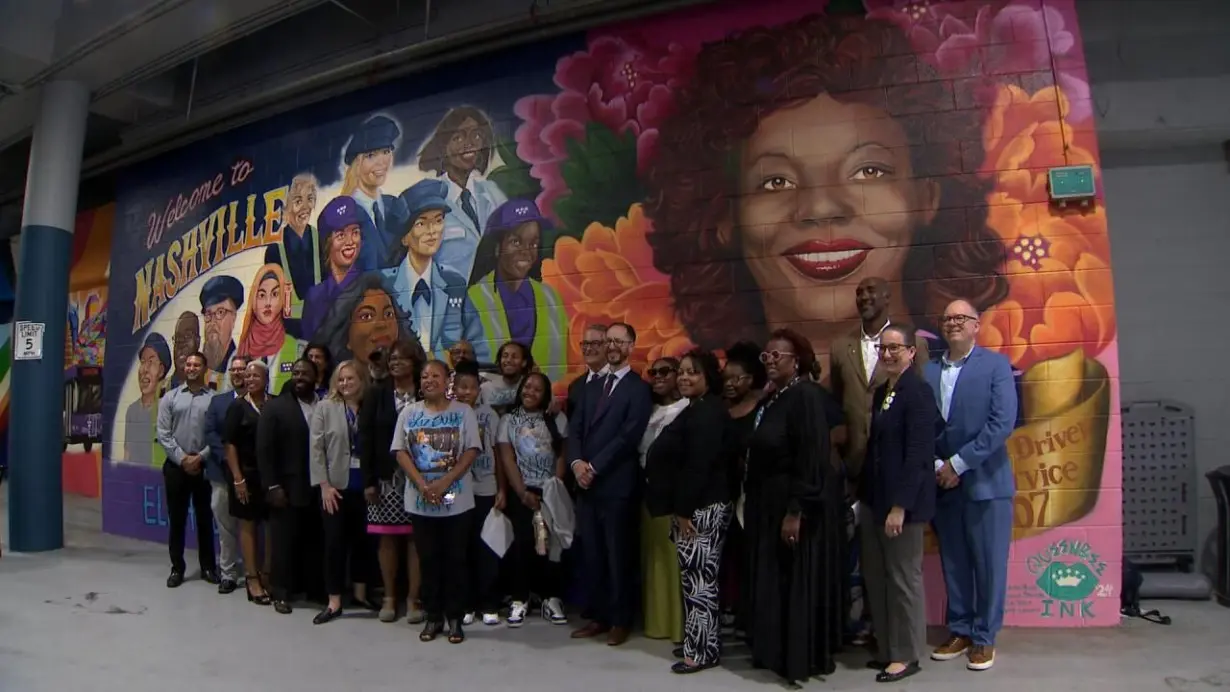 Mural honors Nashville's first female bus driver, Elizabeth Duff