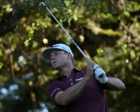 Tree-hugging Patton Kizzire takes lead at Silverado in FedEx Cup Fall opener