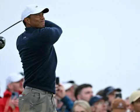 Tiger Woods announces he underwent successful back surgery