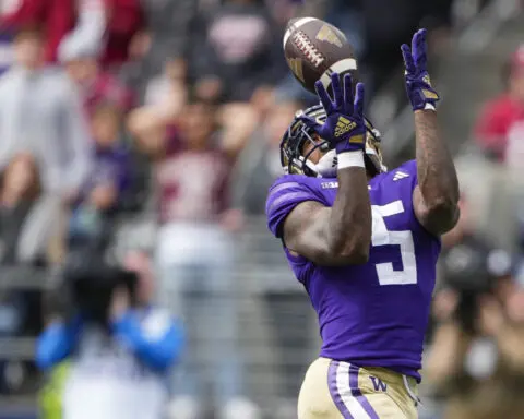 Washington State reclaims Apple Cup with late stand to top Washington 24-19