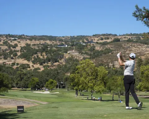 Patton Kizzire overcomes erratic play off tee to open 4-stroke lead at Silverado