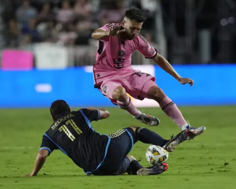 Messi returns and scores twice as Inter Miami defeats Union 3-1