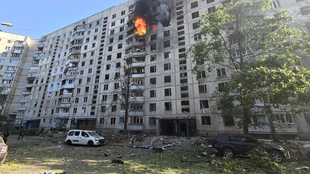 Russian bomb strikes Kharkiv apartment building, one dead, 42 injured, officials say