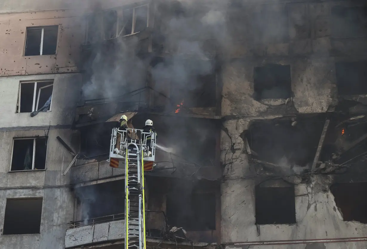 Russian bomb strikes Kharkiv apartment building, one dead, 42 injured, officials say