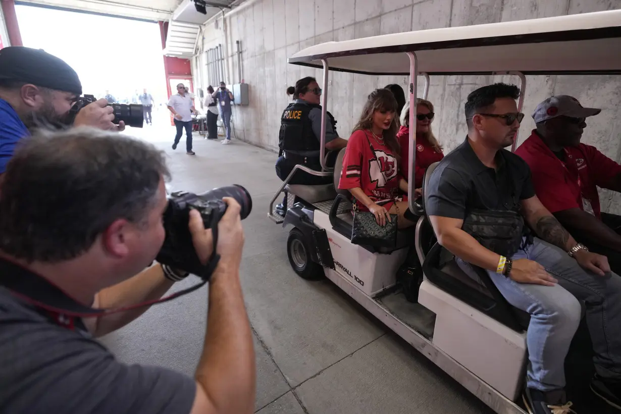 Taylor Swift, fresh off the VMAs, back at Arrowhead to watch boyfriend Travis Kelce and the Chiefs