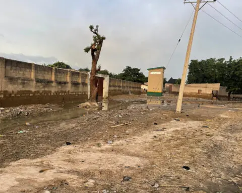 Nearly 300 prisoners escape Nigerian prison after floods