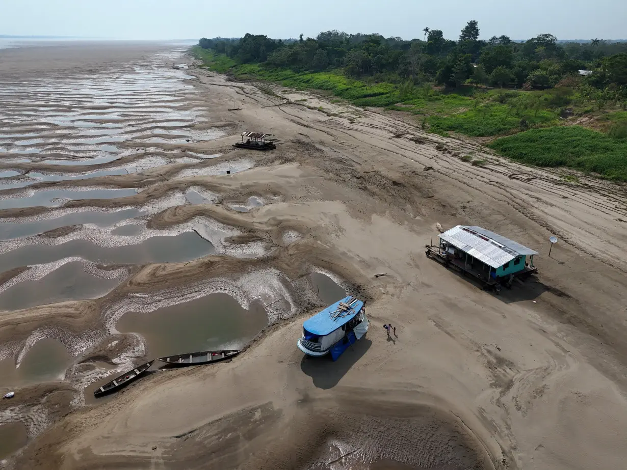 Brazil's Amazon drought disrupts residents' lives