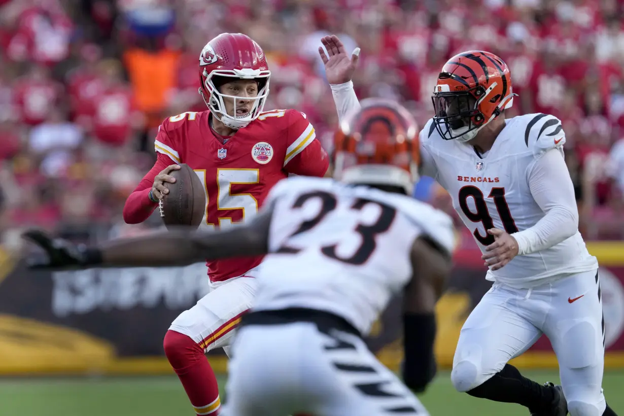 Butker hits a 51-yard winner for KC after penalty on Bengals safety keeps Chiefs alive