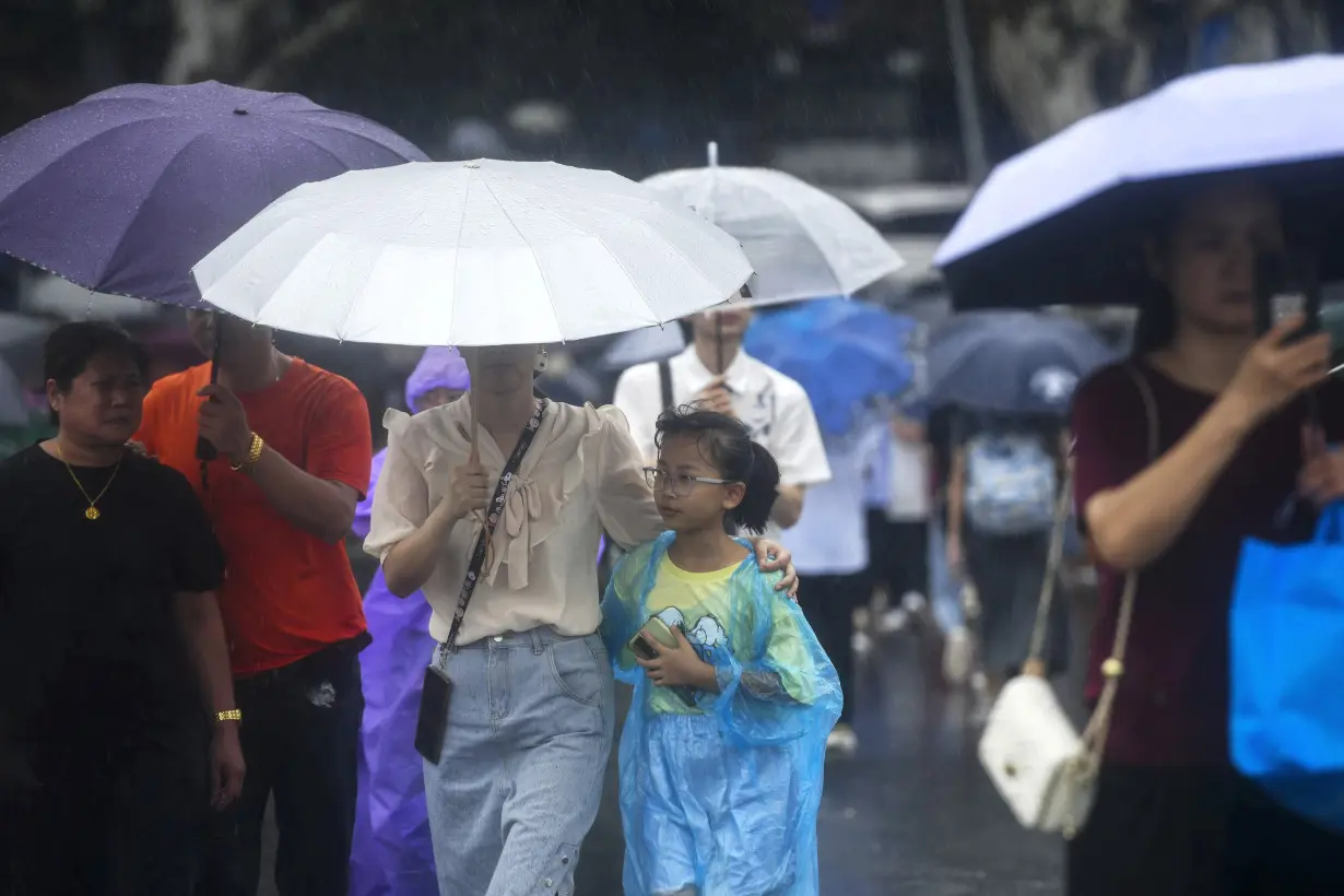 Strongest typhoon since 1949 hits Shanghai and knocks out power to some homes