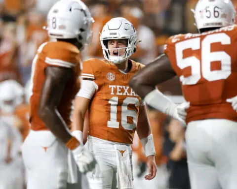 Texas Longhorns leap over Georgia Bulldogs to lead AP Top 25 for first time in 16 years