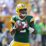 Green Bay Packers QB Malik Willis opts not to throw on key down after center throws up on the ball