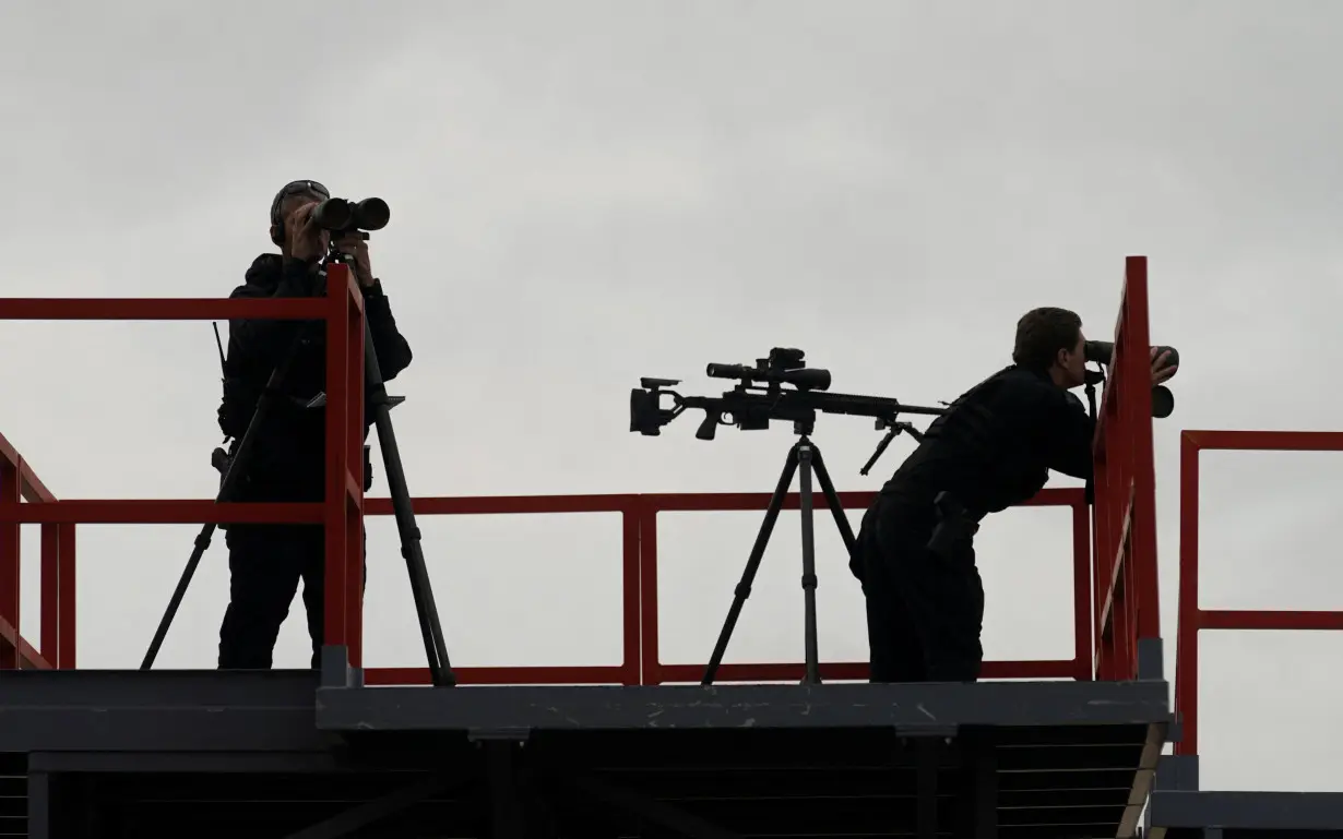 Secret Service keeps watch as Biden arrives in Delaware