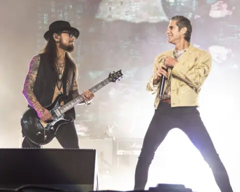 Jane's Addiction cancels its tour after onstage concert fracas