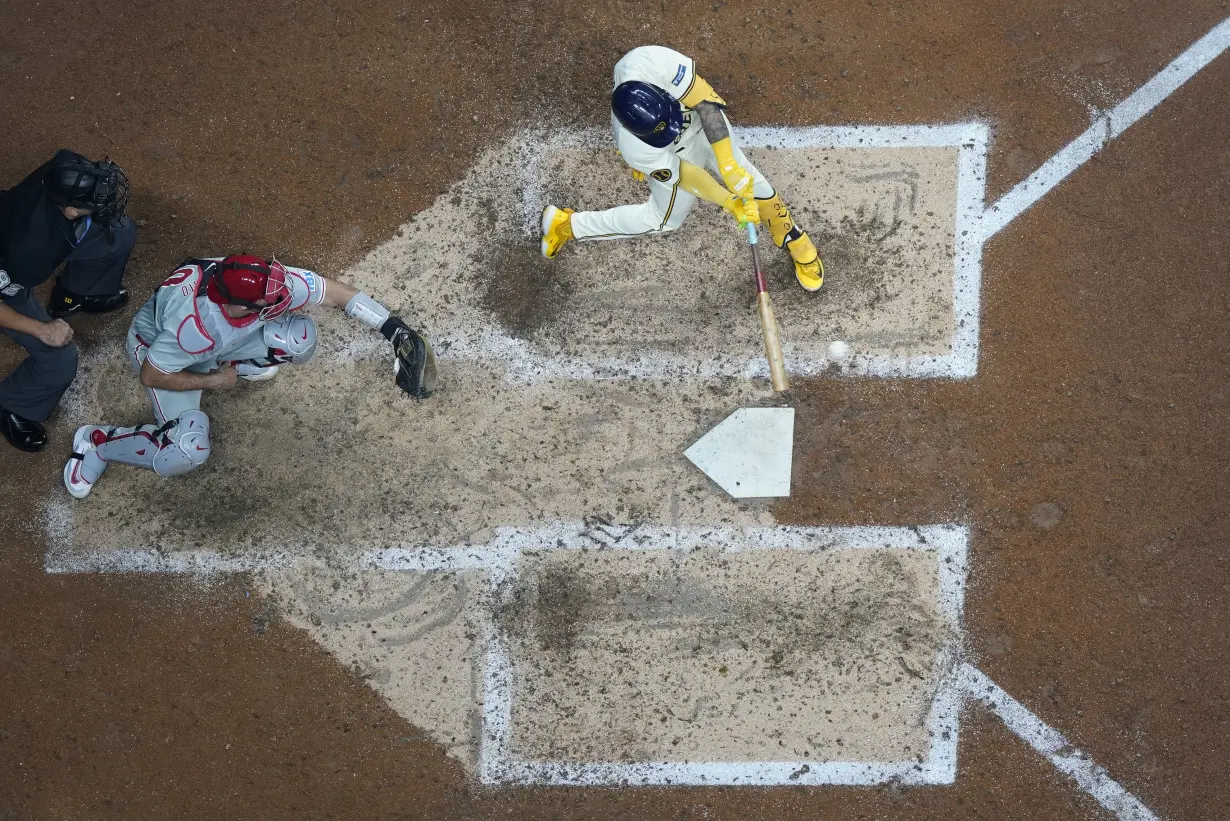 Phillies Brewers Baseball