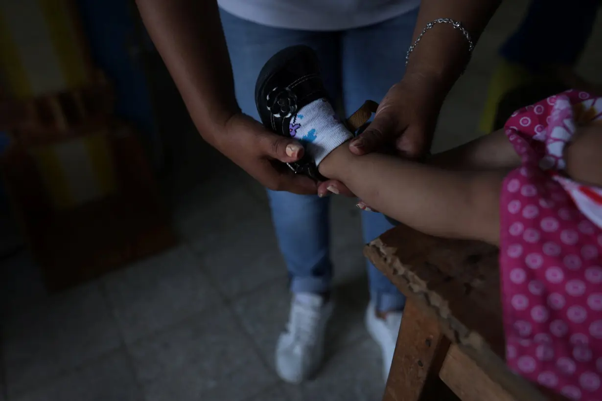 The Wider Image: Food is scarce in Guatemalan village at climate change frontier