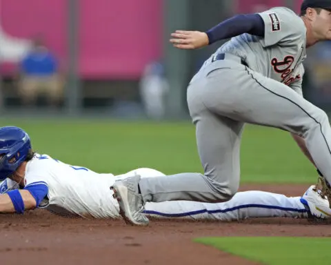 Royals' Bobby Witt Jr. becomes first shortstop with multiple seasons of 30 homers and 30 steals