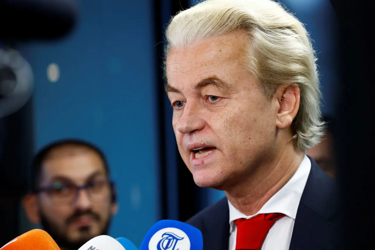 Dutch politicians meet after election to start coalition talks