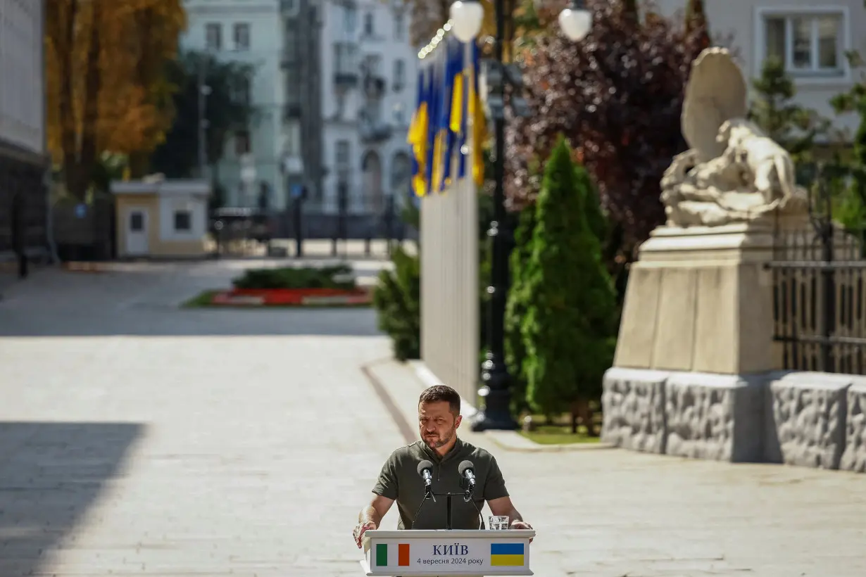 Ukraine's President Zelenskiy and Ireland's Taoiseach Harris attend a joint press conference in Kyiv