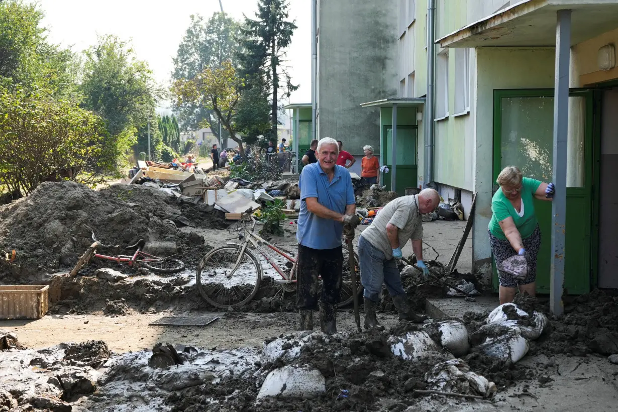 Aftermath of flooding in Glucholazy