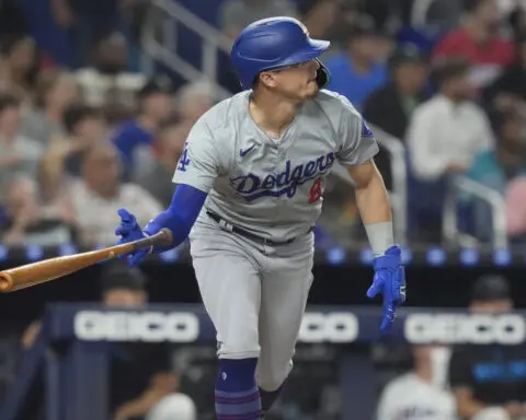 Ohtani steals 49th base in Dodgers' 8-4 win over Marlins