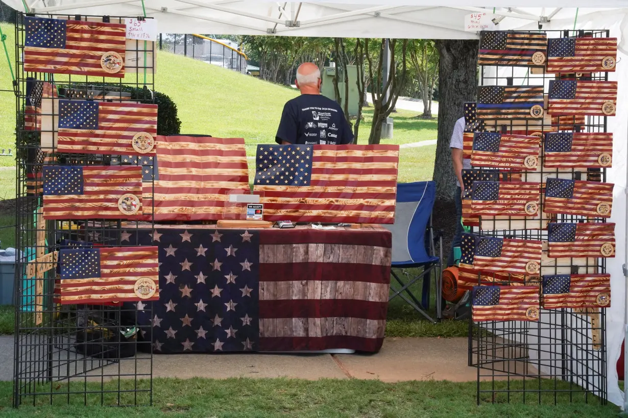 Pigs and Peaches country festival in Kennesaw