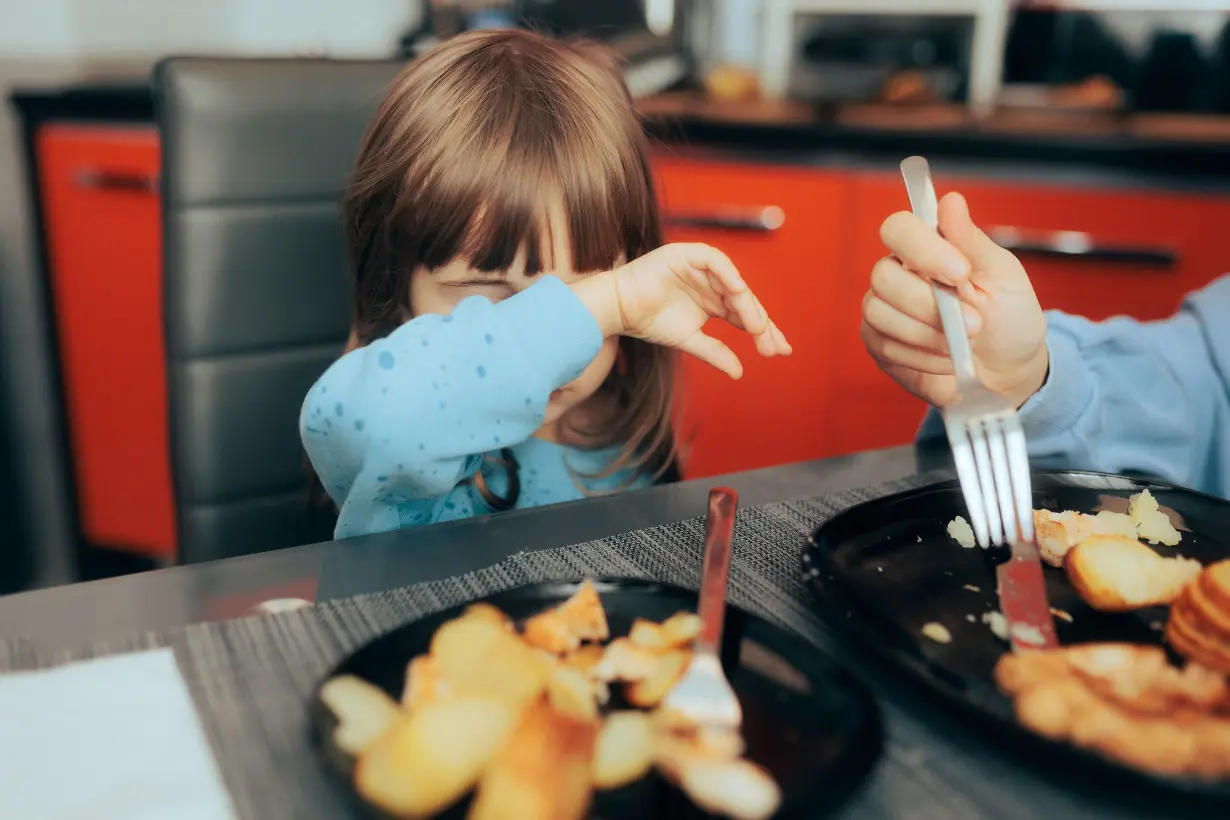 Is your kid a picky eater? It's probably not your fault, study shows