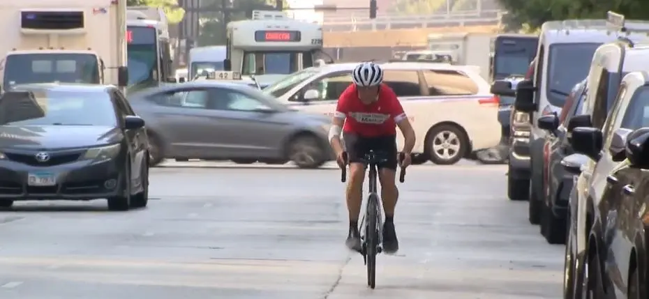 One Dad's Mission bikes through Chicago to help Ronald McDonald House