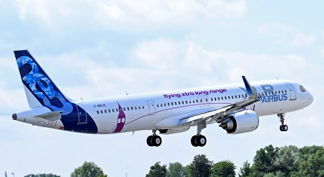 Airbus A321XLR takes off for its maiden flight at Hamburg-Finkenwerder Airport