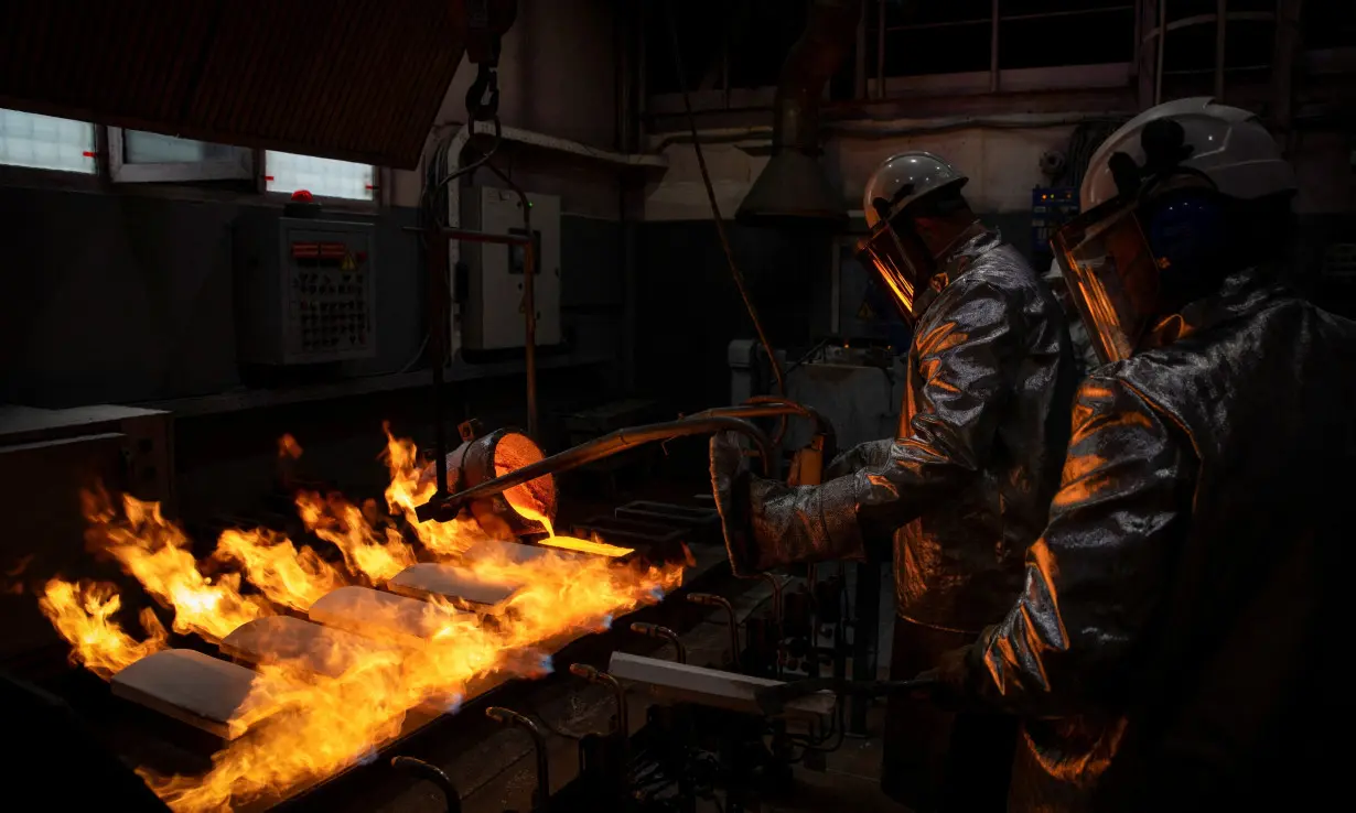 Production at Krastsvetmet precious metals plant in Krasnoyarsk