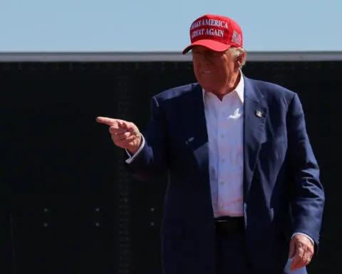 Trump says he met with Qatari leaders in Florida