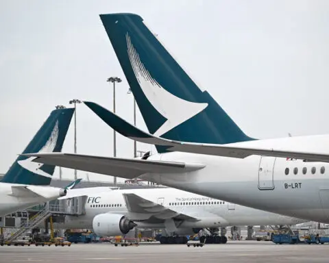 Cathay Pacific bans couple after seat-reclining spat