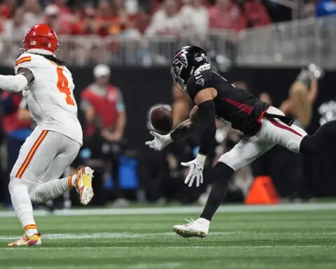 Miscues and late stops by the Chiefs lead to another Falcons loss