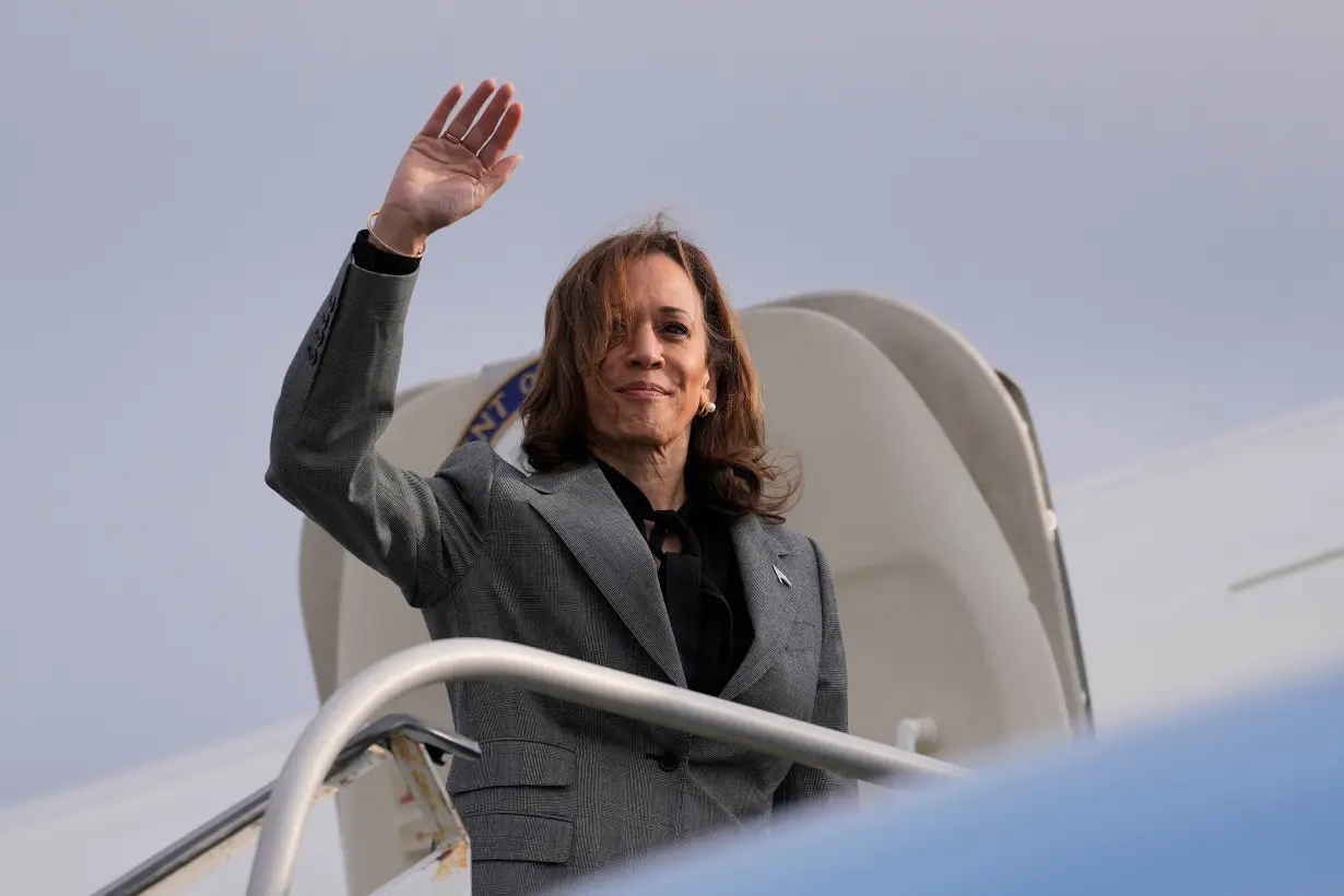 Harris campaign weighs trip to the US southern border amid polling concerns