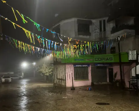 Remnants of Hurricane John drench southern Mexico, leaving three dead