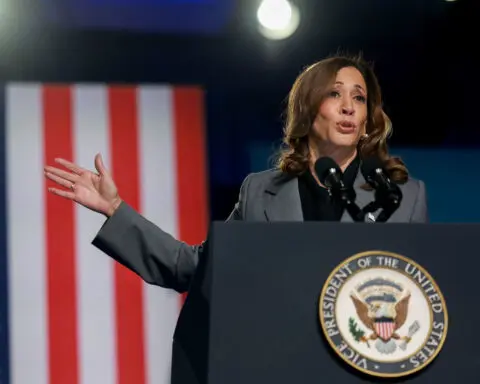 Over 400 economists and ex-officials endorse Kamala Harris