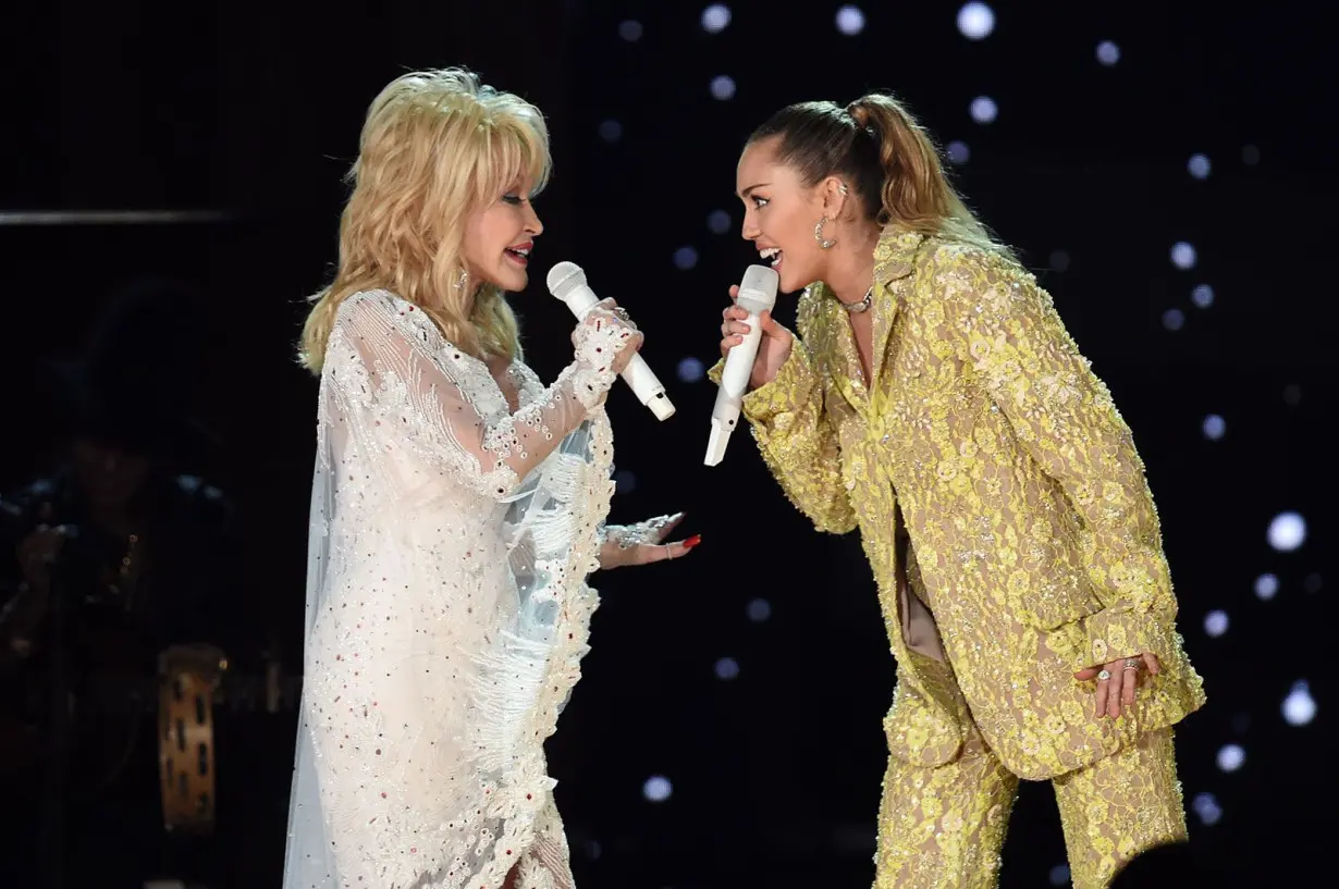 Miley Cyrus and Dolly Parton are apparently distant relatives