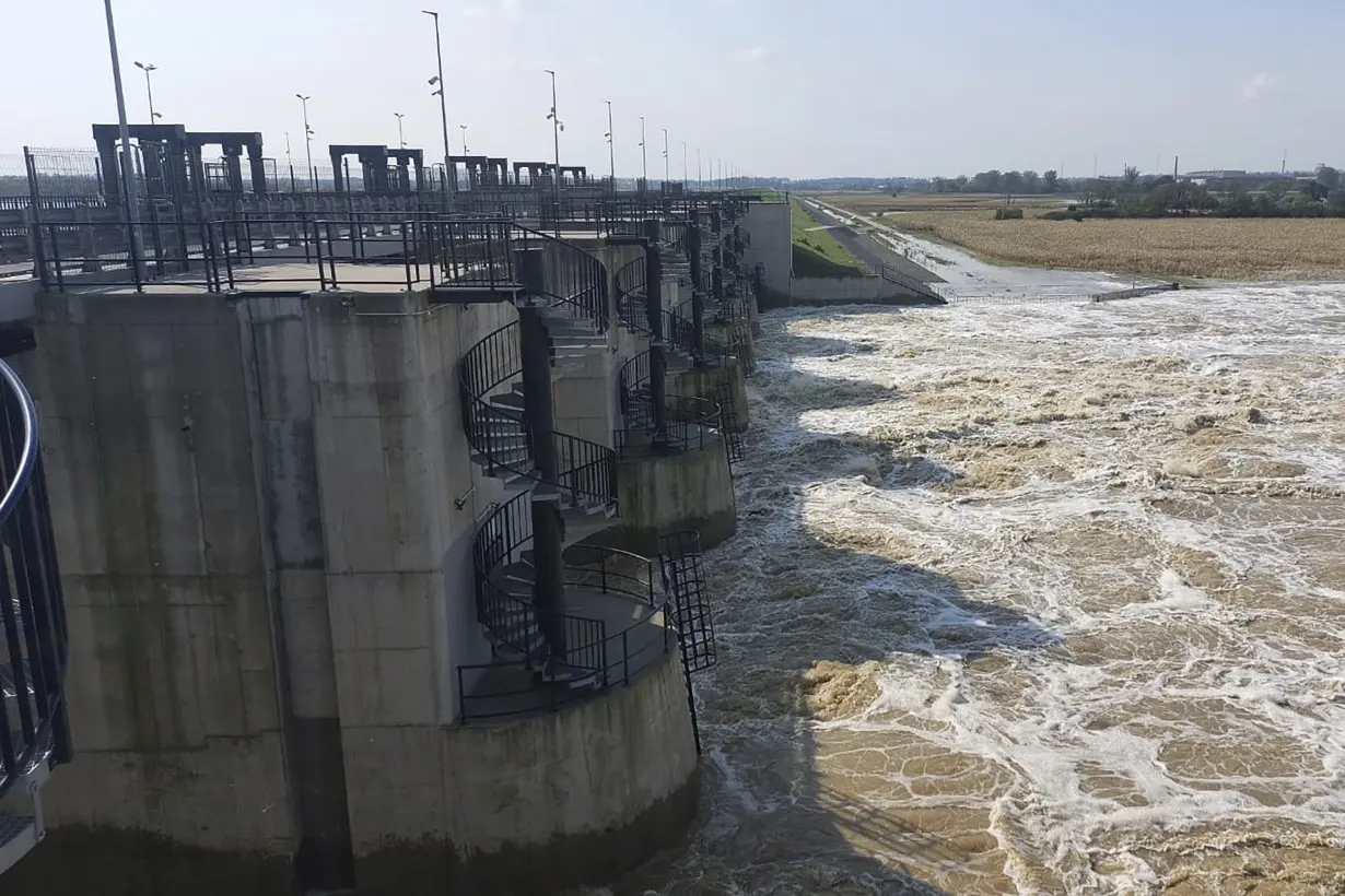Floodwater reservoir becomes Poland's hero for preventing major flooding